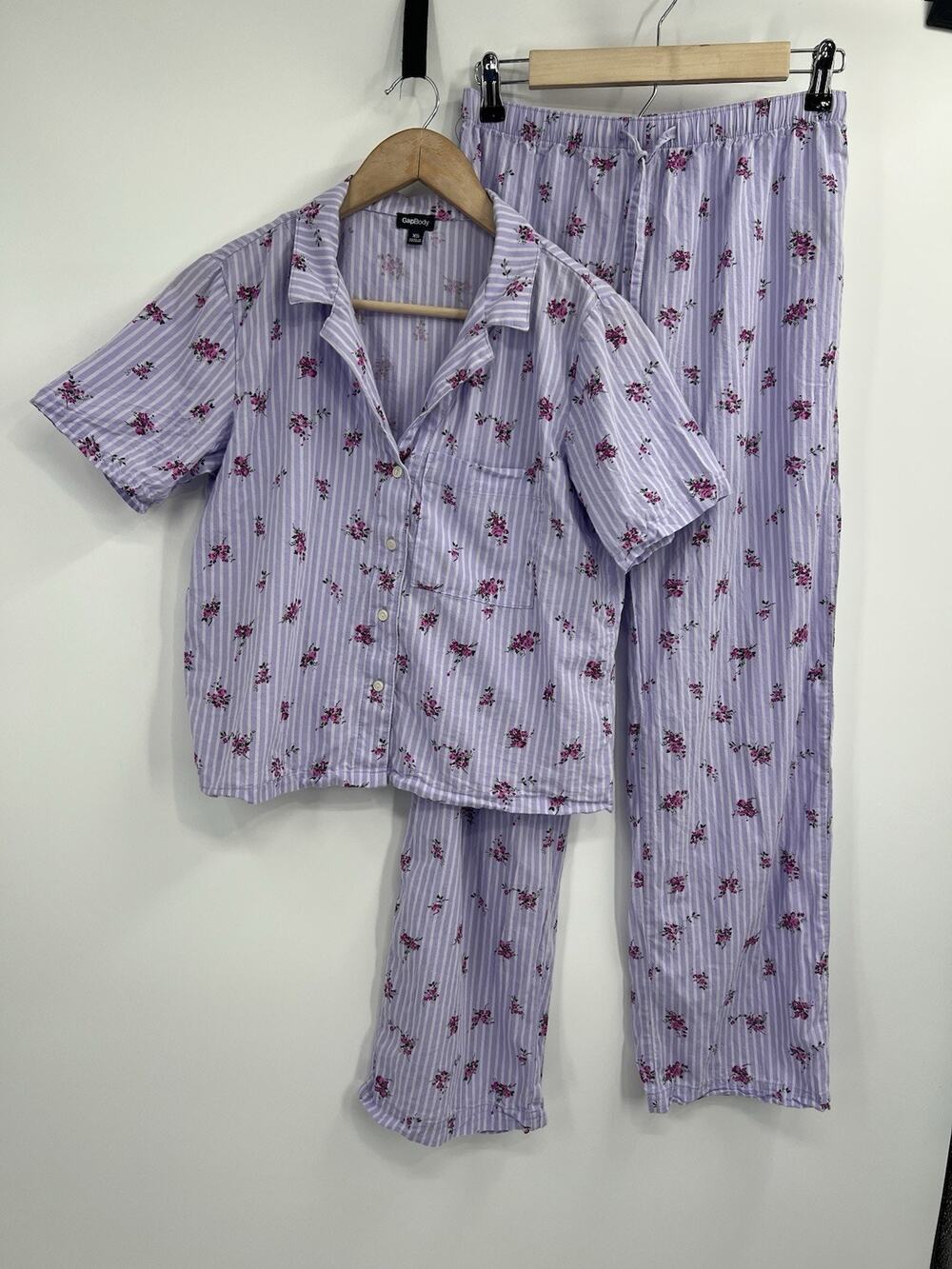 Gap Body Lavendar Pinstripe Floral Pajama Set Women’s XS